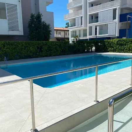 Flat - Swimming Pool And Park Free Apartment