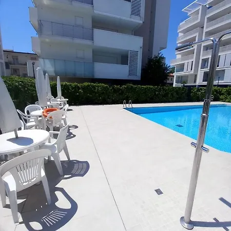 Flat - Swimming Pool And Park Free * リド・ディ・イエゾロ